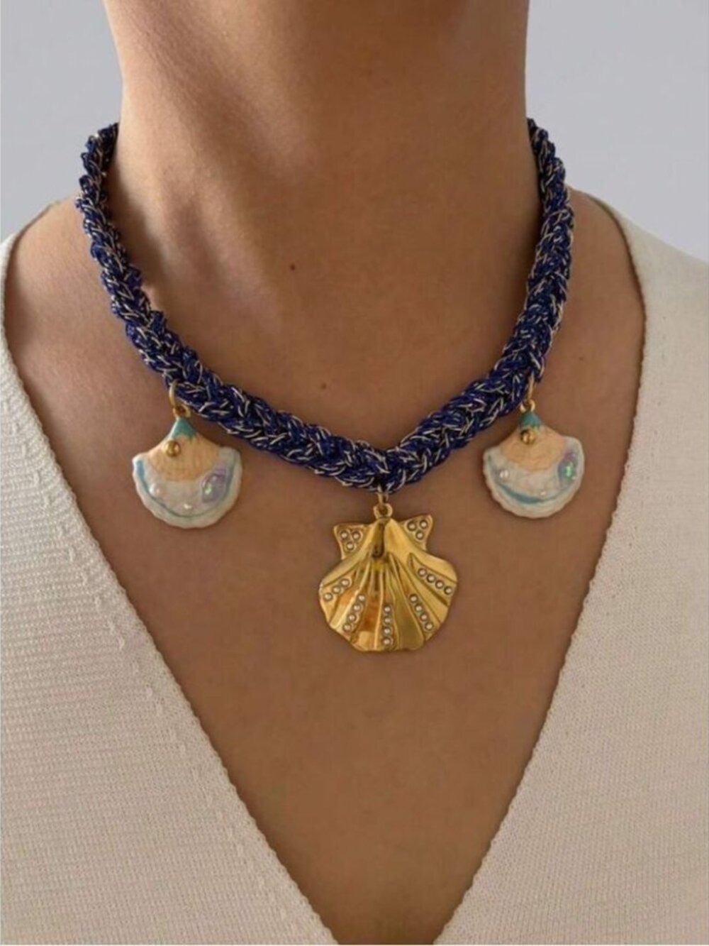 GoldShell Necklace 2631